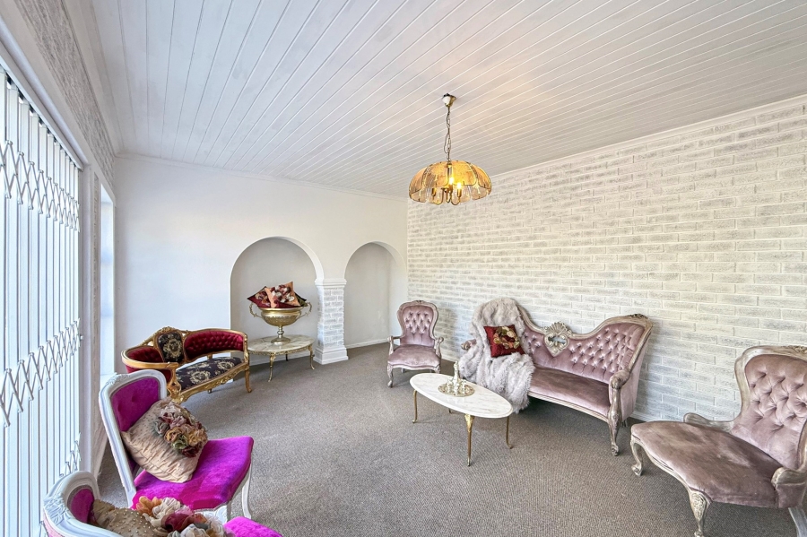 5 Bedroom Property for Sale in De Tijger Western Cape